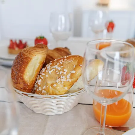 904 - Rooftop In Center, 100m Away Menton