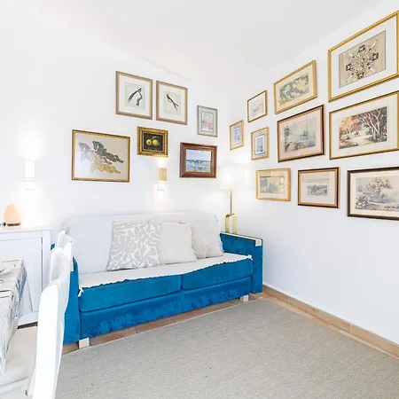 904 - Rooftop In Center, 100m Away *