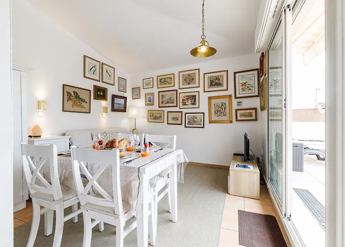 904 - Rooftop In Center, 100m Away Menton