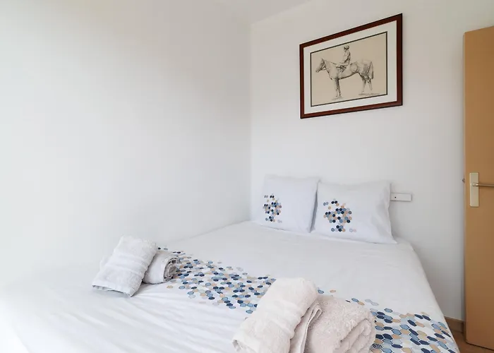 904 - Rooftop In Center, 100m Away