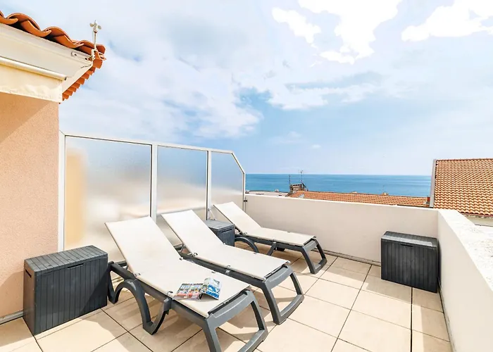 904 - Rooftop In Center, 100m Away Apartmán