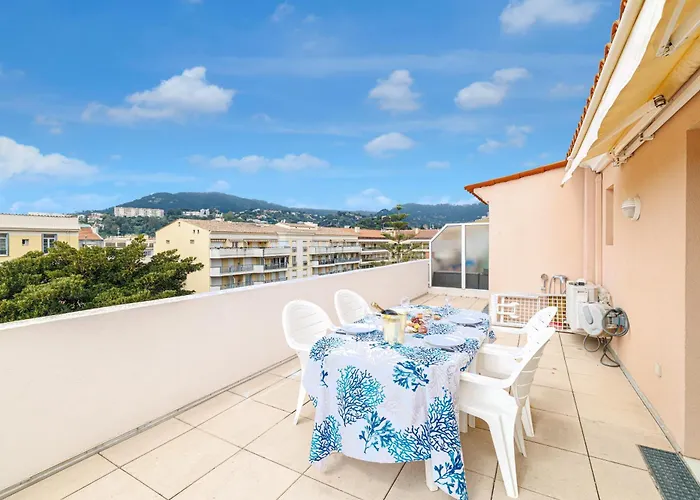 904 - Rooftop In Center, 100m Away Апартаменти *