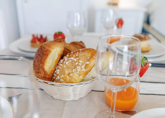 904 - Rooftop In Center, 100m Away Мантон