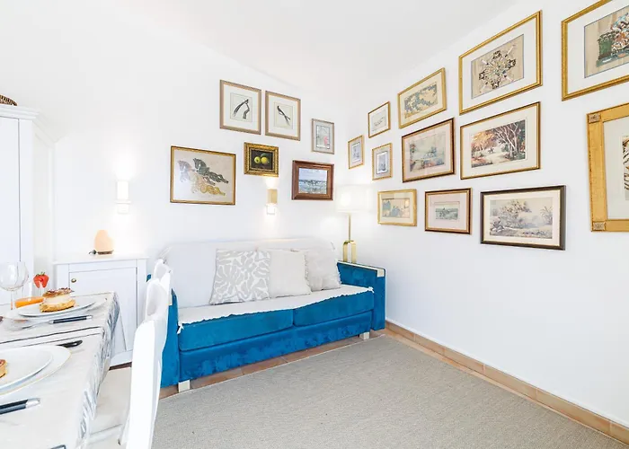 904 - Rooftop In Center, 100m Away *