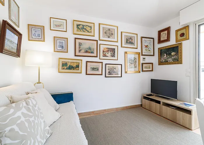 904 - Rooftop In Center, 100m Away Апартаменти Мантон